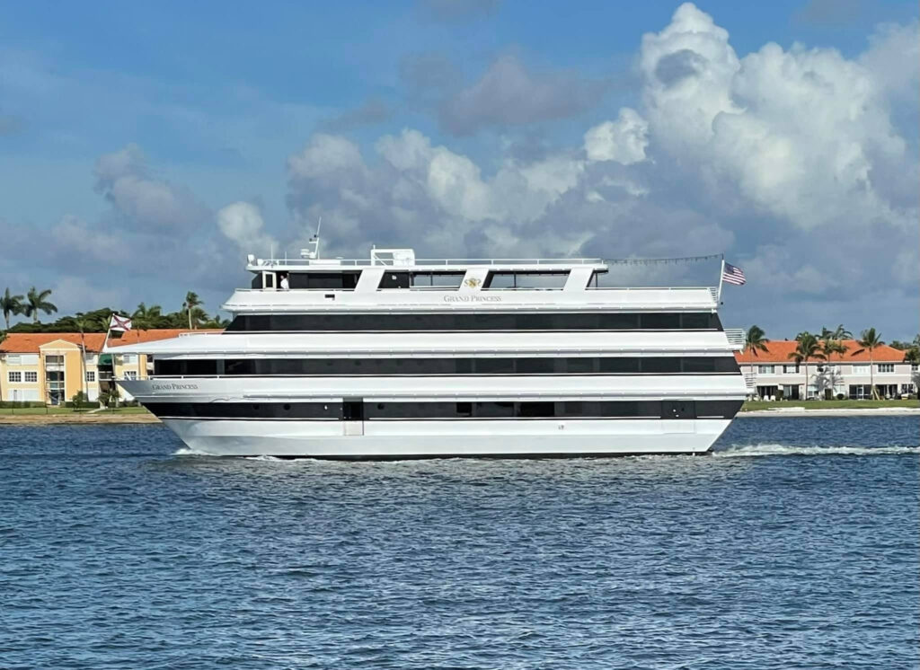 Palm Beach and West Palm Beach FL Yacht Charter